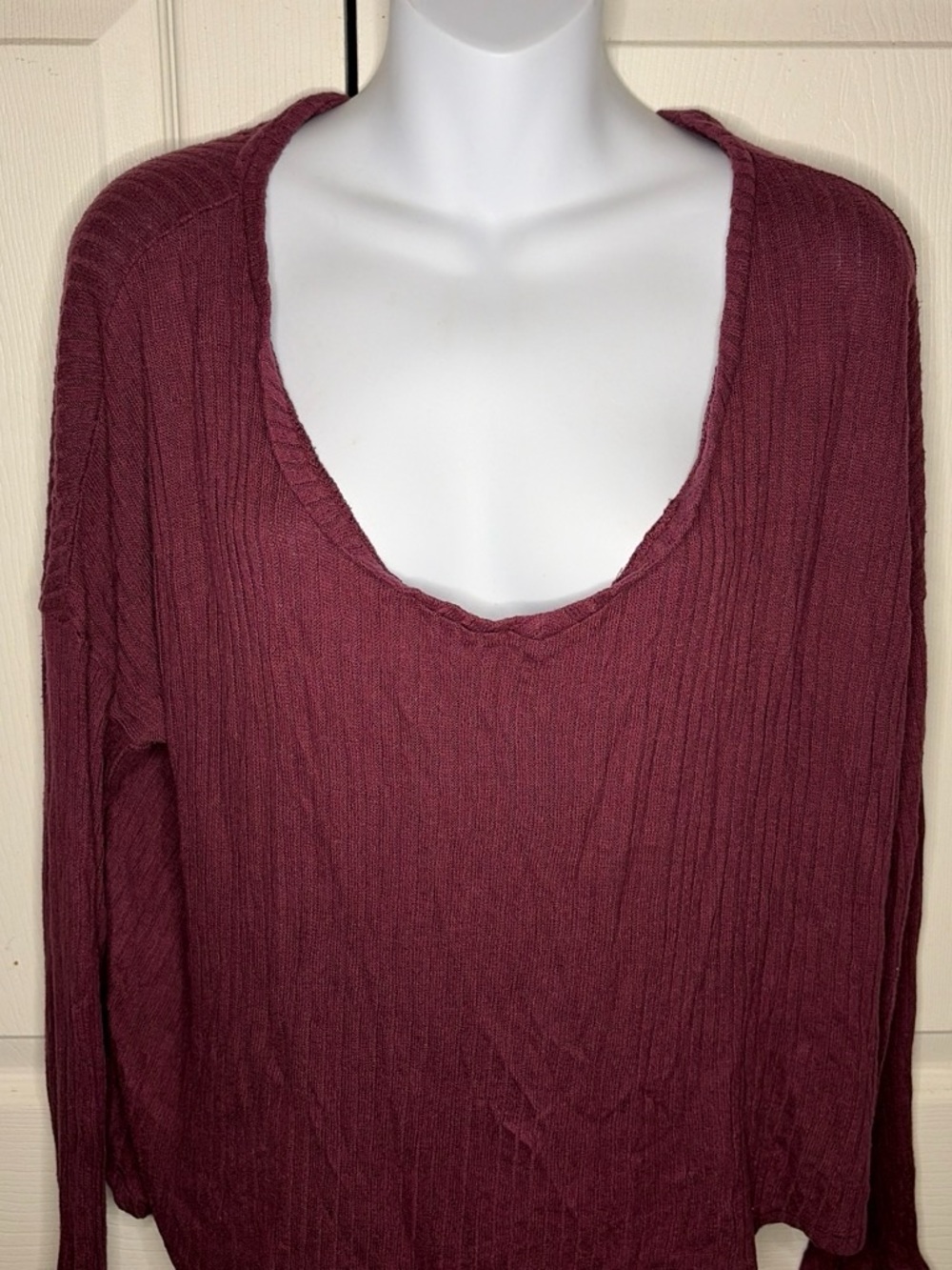 American Eagle Outfitters Scoop Neck Ribbed Pullover - Maroon